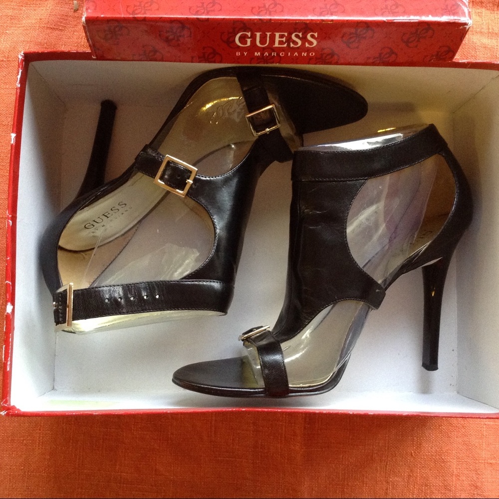⭐️Sexy Guess black leather stilettos